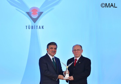 President_Gul_Altintas_award picture2013-12-03-tubitak-07